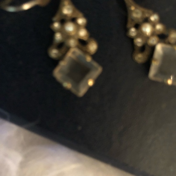 Square cubic and stud earrings - Picture 4 of 5